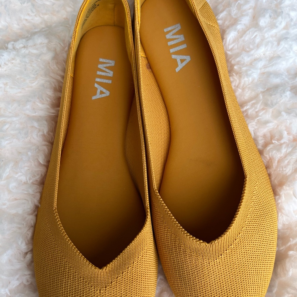 MIA Women's Yellow Flats
